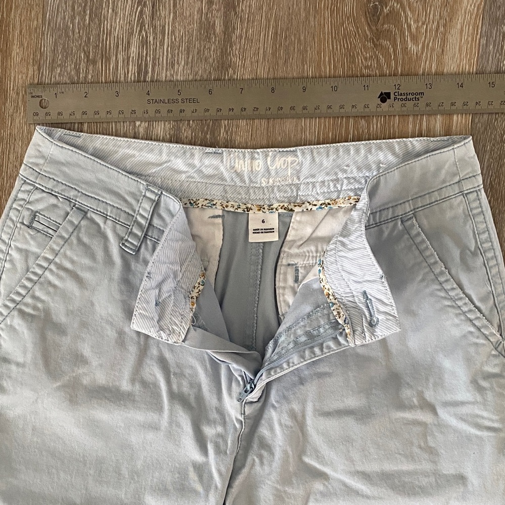 St Johns Bay Chino Crop. 
Light Blue
Size 6